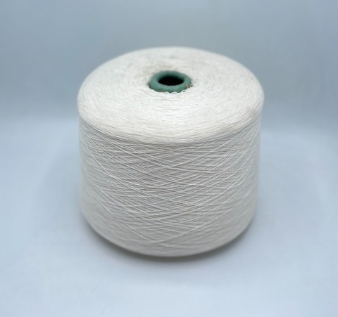 New Mill (пр.Италия),art- Velox 1450м/100гр,40% меринос, 10% кашемир, 25% вискоза, 25% полиамид. Цвет- Молочный(4580), арт.31452
