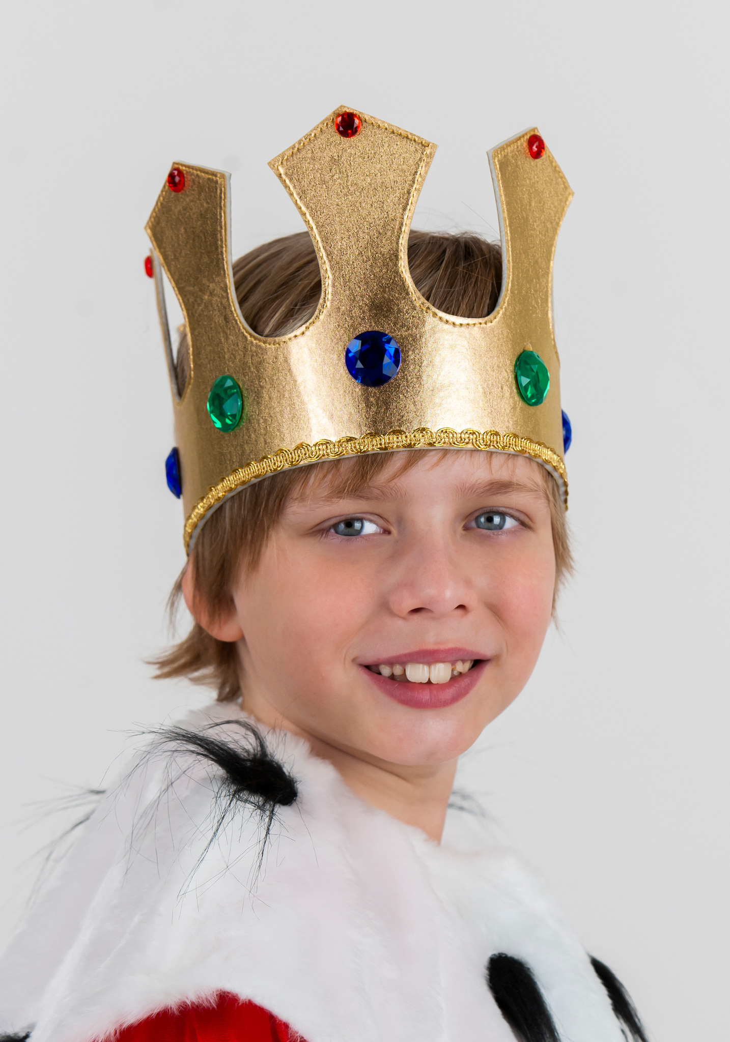 Как сделать корону короля своими руками из бумаги А4 и скрепок?