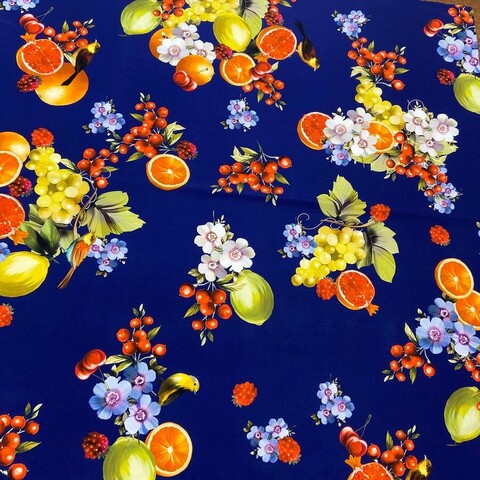 Платок шёлковый фрукты на синем 70*70 арт.П01