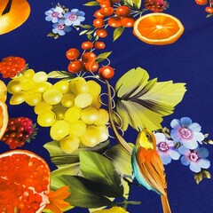 Платок шёлковый фрукты на синем 70*70 арт.П01