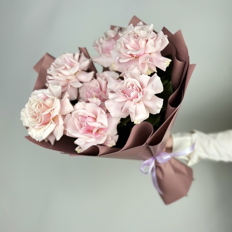 Букет из 7 розовых французских роз