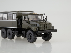 Ural-4322 NZAS-4211 shift work bus khaki 1:43 Start Scale Models (SSM)