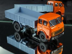 MAZ-5335 1:43 Legendary trucks USSR #20