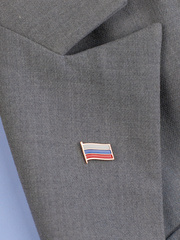001-znak-gosudarstvennyj-flag-rf-zoloto-585-ehmal