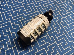 Переключатель режимов QUATTRO ELEMENTI заряда/пуска для TechBoost 520, 620 (771-473-04)