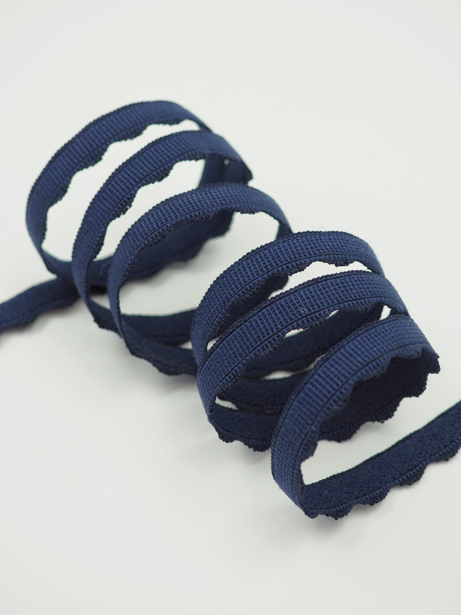 Бельевая резинка темно-синяя ажурная ширина 8 мм с учетом фестона