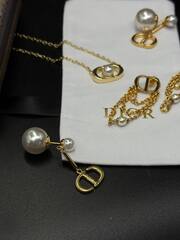 54054-  Серьги-пусеты  DIOR с подвесками цепочками