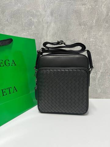 Сумка мужская кожаная Bottega Veneta через плечо