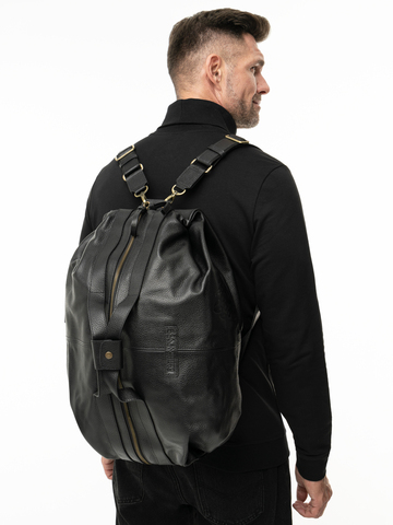 Дорожно-спортивная сумка чёрного цвета