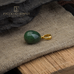 Зелёный кулон "Genesis" с позолотой.