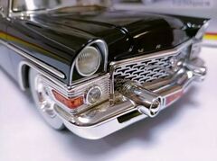 GAZ-13 Chaika Saloon 1959 black Toyways 1:18