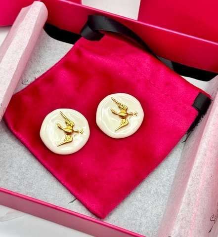 Серьги-пусеты ГОЛУБЬ МИРА в стиле Schiaparelli с белой/синей эмалью