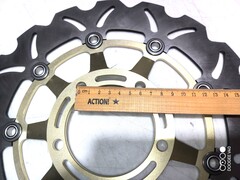 Диск тормозной передний лепестковый на TRIUMPH DAYTONA / STREET TRIPLE 2007-2012