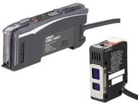 Фотоэлектрический датчик Omron E3NC
