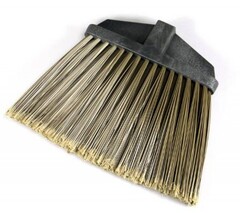 Метла синтетическая плоская с черенком Гардена