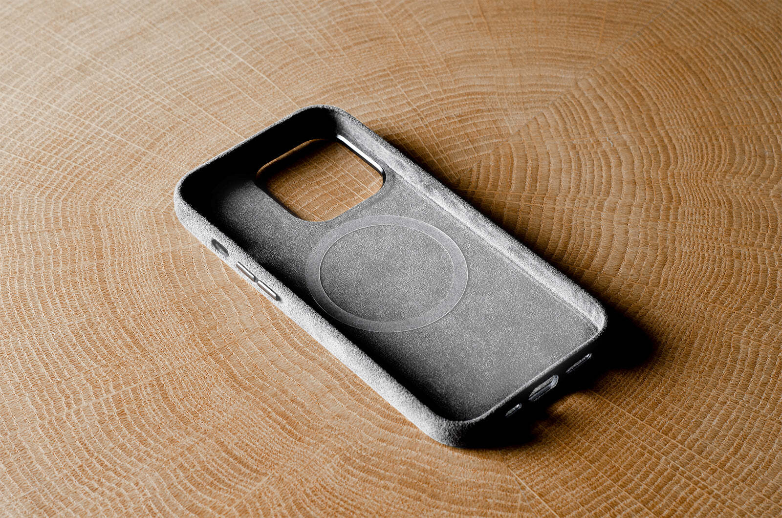 Hard Graft Fuzzy Raw Concrete — чехол из алькантары для iPhone