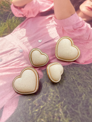 Пуговицы Сердечки бархатные молочные