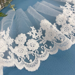 Кружево декоративное, ажурное, белое, для рукоделия, высота 8,5 см., длина 1 метра.