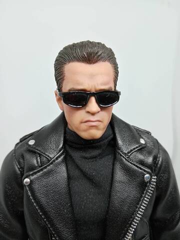 Фигурка T-800 Арнольд Шварценеггер масштаб 1/6 Терминатор 2