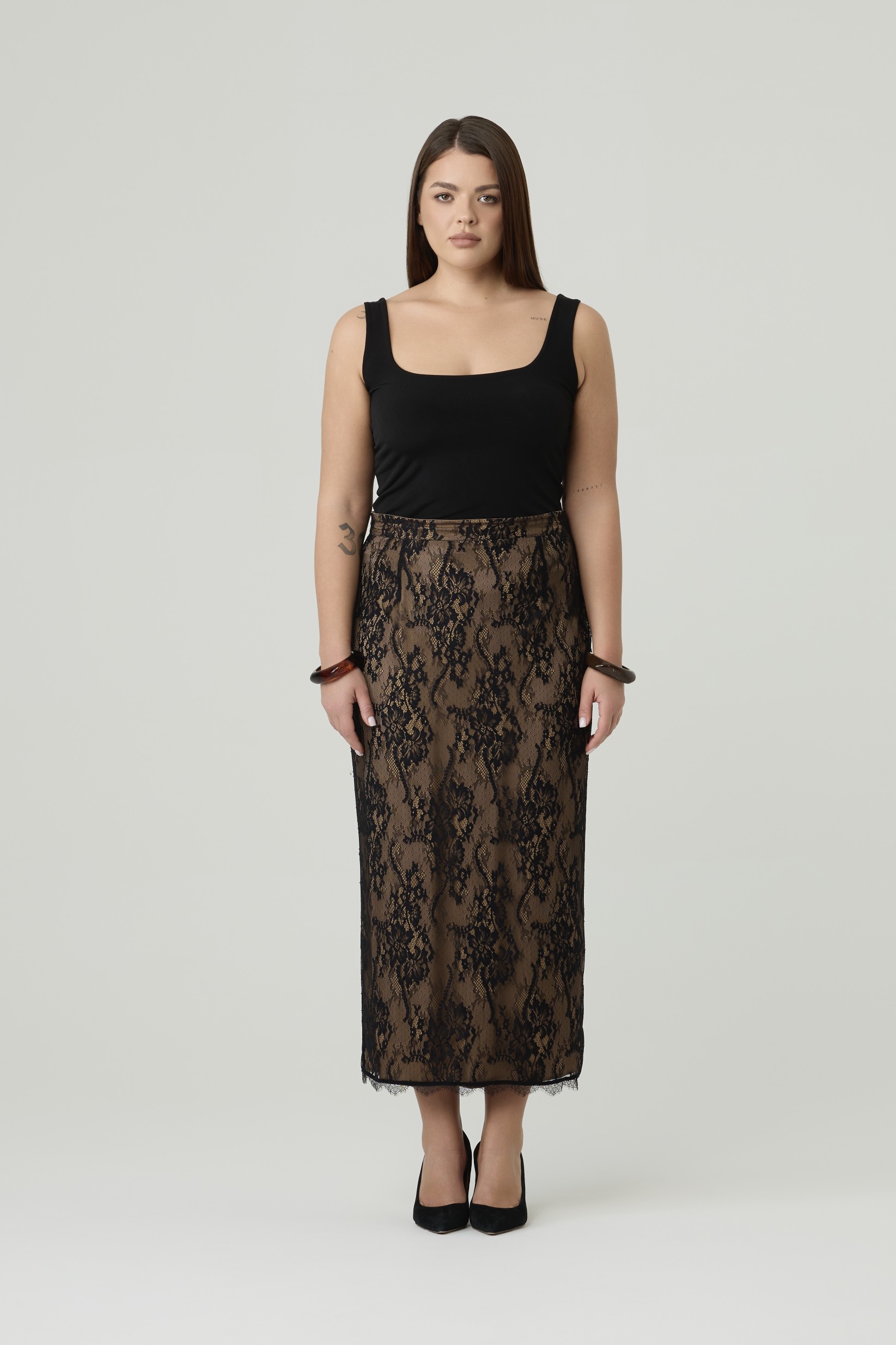Юбка-карандаш из гипюра, черный
