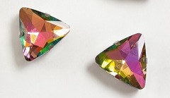 Стразы пришивные стекло в оправе "Треугольник", р. 18 мм, хамелеон