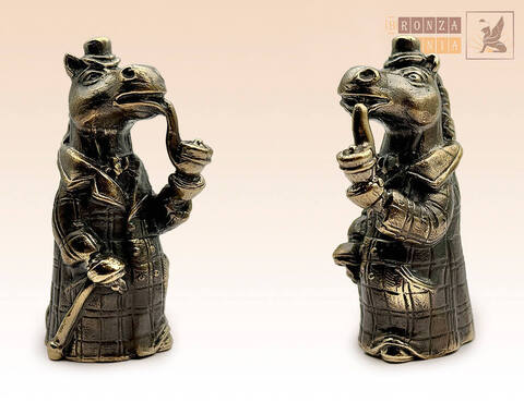 фигурка Конь в пальто с трубкой малый