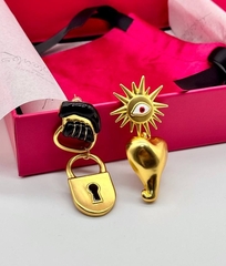 73323-dlinnye-assimetrichnye-sergi-v-stile-schiaparelli-s-podveskami