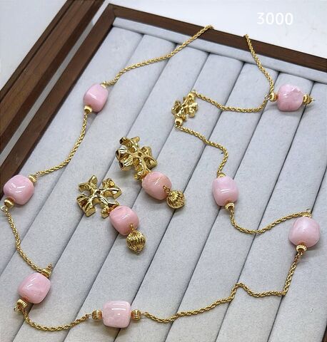 Комплект серьги + колье TORY BURCH длинное со вставками из люцита и логотипом