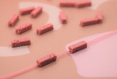 Бусина брусок вулкан камень розовая 4х13 мм