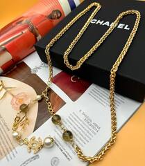 poyas-cepochka-s-zhemchugom-v-stile-chanel