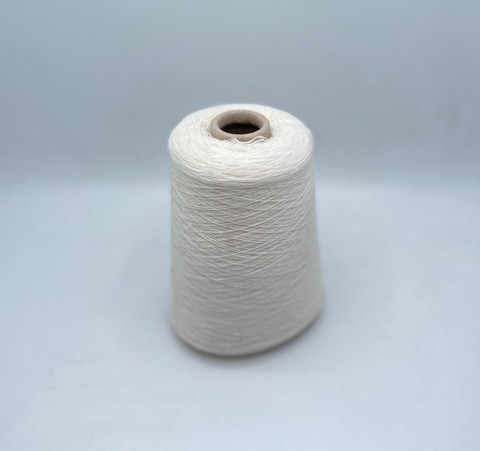 Бобинная пряжа (пр.Италия),1500м/100гр, 80% шерсть, 20% полиамид , цвет-Молочный, арт.31461