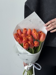 Букет из 15-ти оранжевых тюльпанов