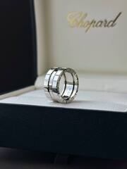 kolco-shirokoe-chopard-ice-cube-bez-kamnej-white-rose-vgold