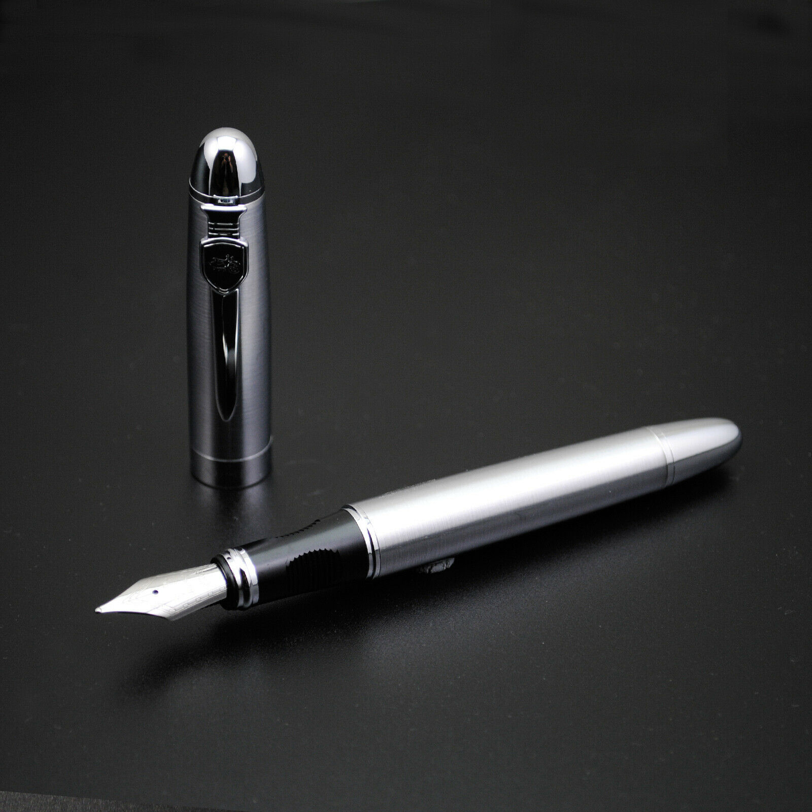 Перьевая ручка Jinhao 450А, Китай. Перо М (0.75 мм), корпус металл. Цвет серебристый. SALE 1500!