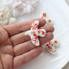 Подвеска фарфоровая Птичка (белый с хохломой) 34*42 мм S043