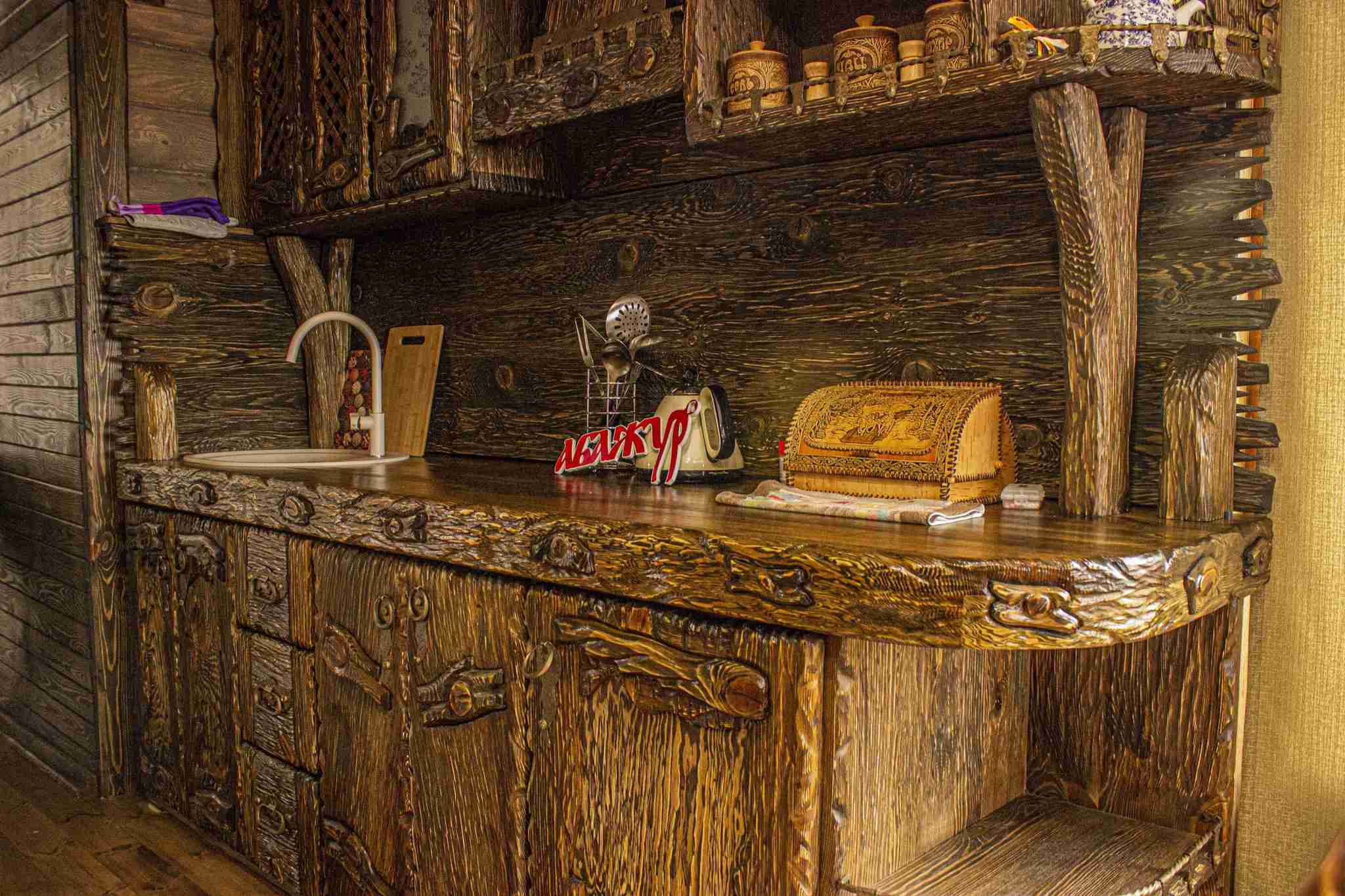 деревянная кухонная мебель под старину
