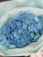 Букет из голубой гортензии