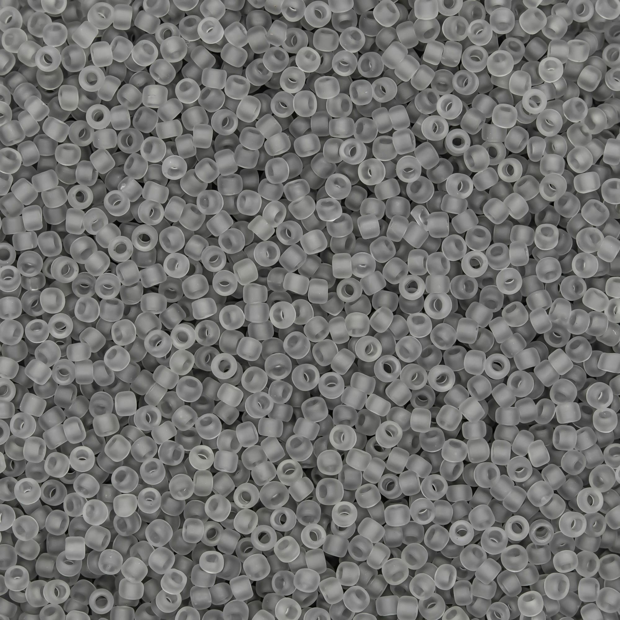 Японский бисер TOHO Round 15/0 (№9F), прозрачный матовый