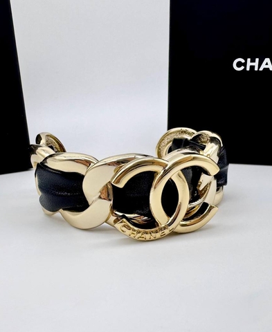 braslet-manzheta-chanel-chernyj-s-zolotom