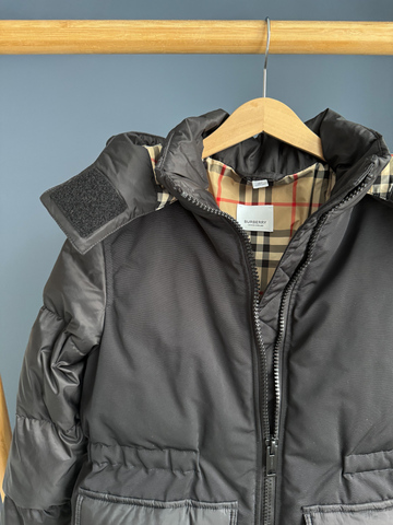 Пуховик Burberry, 140