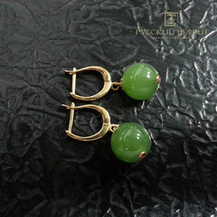 Позолоченные серьги. Зелёный нефрит (бриле). Бусины 12мм.