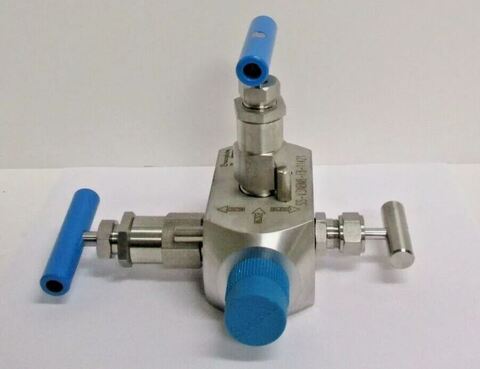 Swagelok SS-V3NBM8-F8-11421 - 3х-клапанный блок