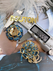 Накладка на пуговицу в виде голубого цветка