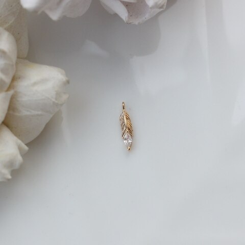 Подвеска Перо с фианитом 12*3,5 мм, позолота, П235