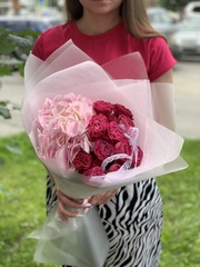 Букет цветов Гортензия + розы кустовые