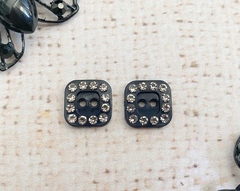 Пуговицы, d 1,2х1,2 см, 2 прокола