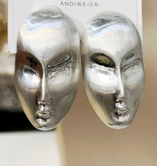 34599-sergi-lica-matovye-v-stilistike-schiaparelli