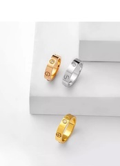 Кольцо LOVE из стали с фианитами, цвет белое золото
