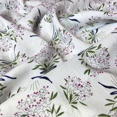 Ткань вискоза белая с цветами 3261