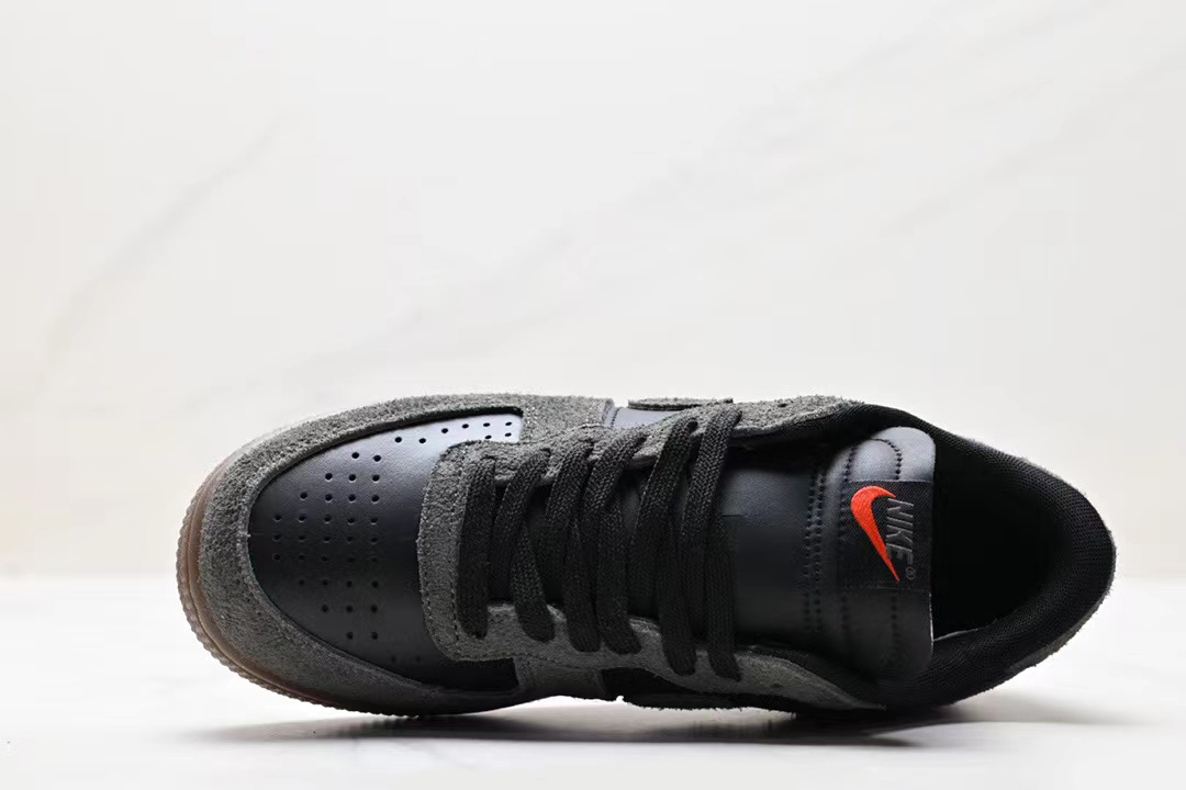 Nike blazer terminator top